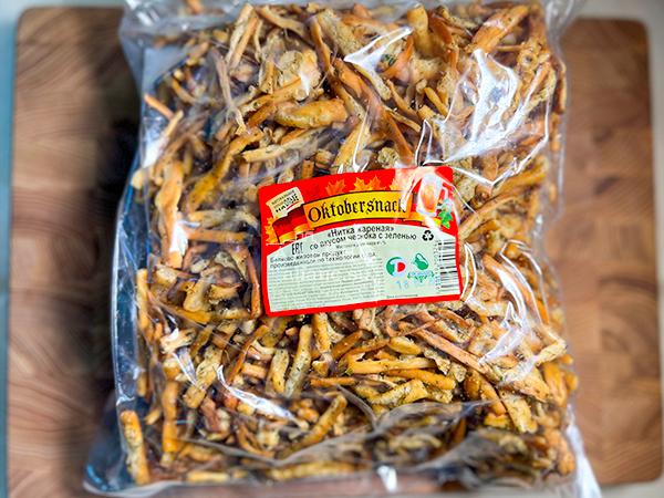 Нитка ЖАРЕНАЯ "Чеснок с зеленью" Oktobersnack 1 кг (сырный продукт) в Нальчике