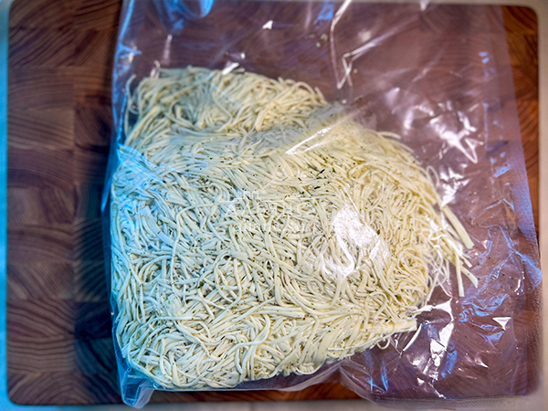 Сырный продукт ФЕРМЕРСКИЙ паутинка  укроп/чеснок в Нальчике